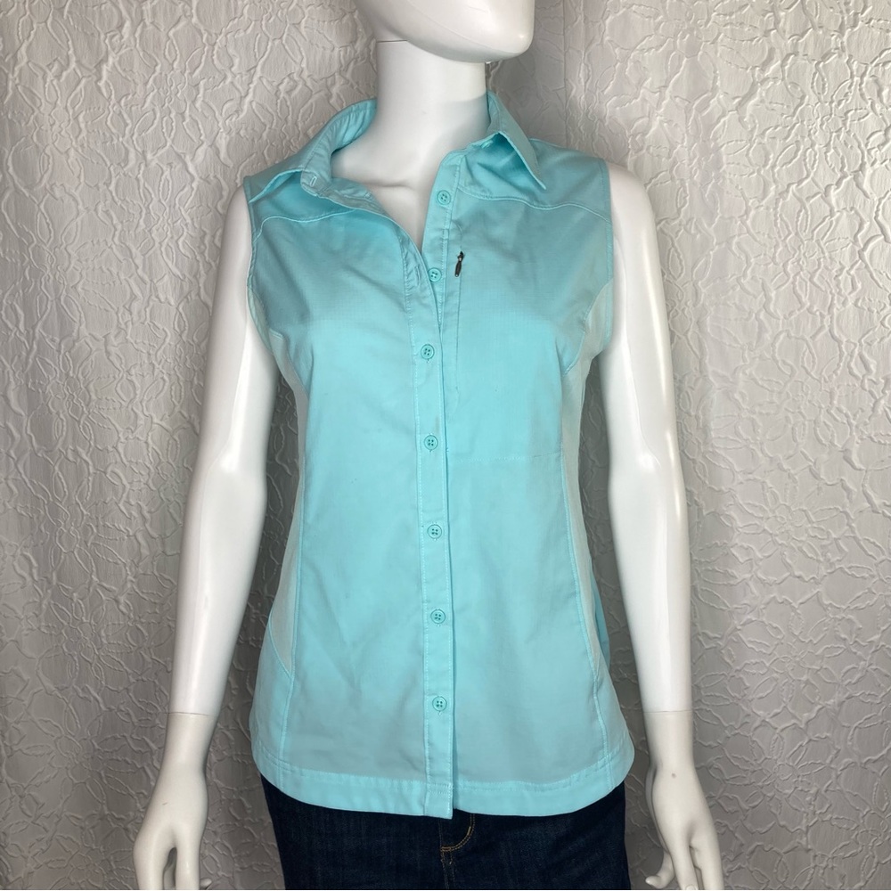 ✨ Columbia Sleeveless Button-Up Top – Lightweight & Adventure Ready 💙🌿✨ - Picture 2 of 16